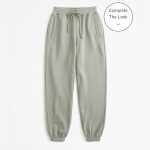 Essential Sunday Sweatpants — Green